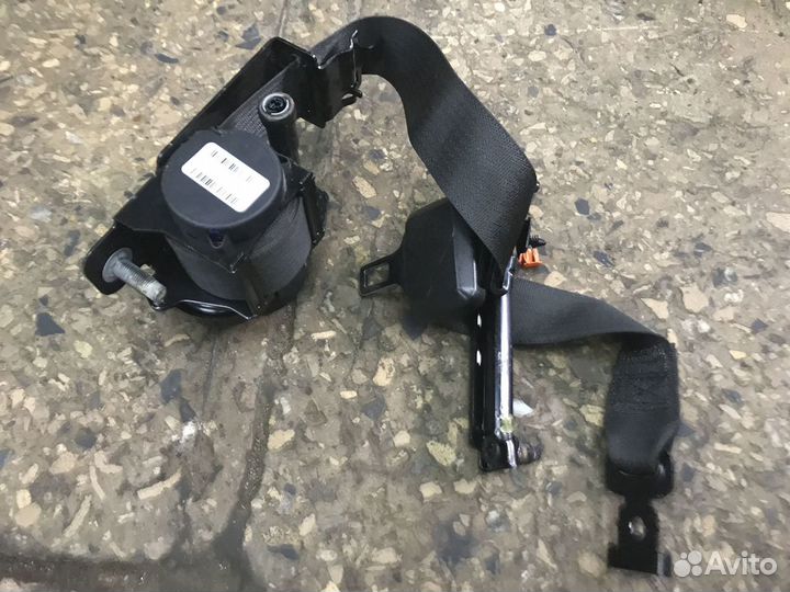 Ремень безопасности правый передний Cadillac SRX 2