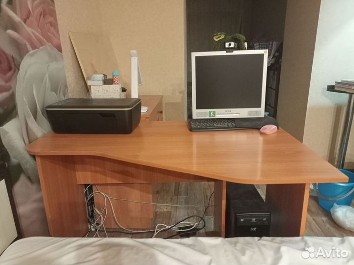 Компьютерный стол