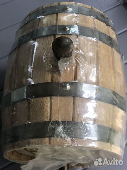 Бочонок дубовый для хранения и выдержки алкогол