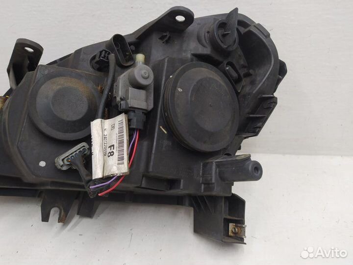 Б/У Фара правая Англия Hella. мутная по верху