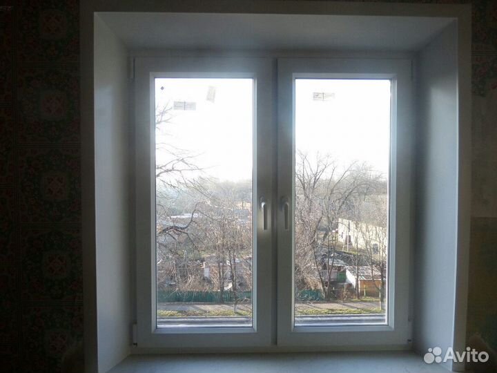 Окно пластиковое подоконник глянец