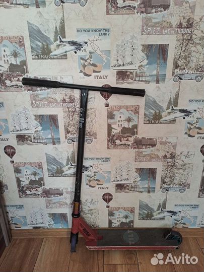 Трюковой кастомный самокат