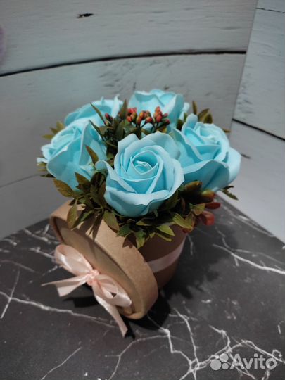 Букеты цветов:Пенные розы, хризантемы