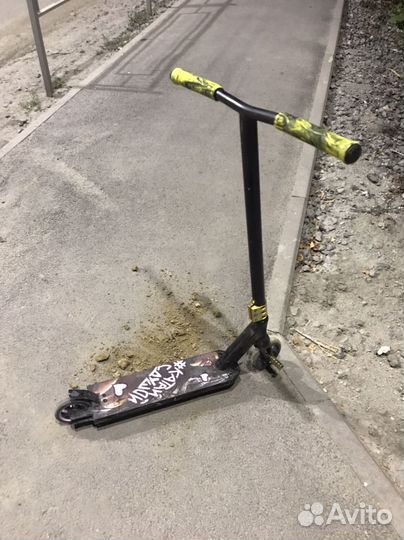 Трюковой самокат Explore