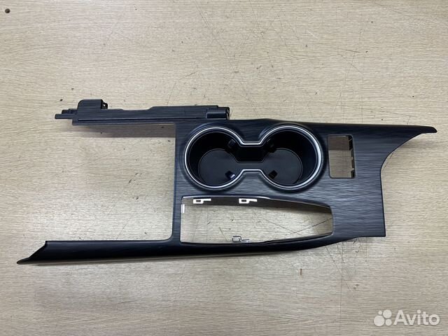 Накладка центральной консоли Toyota Camry 75