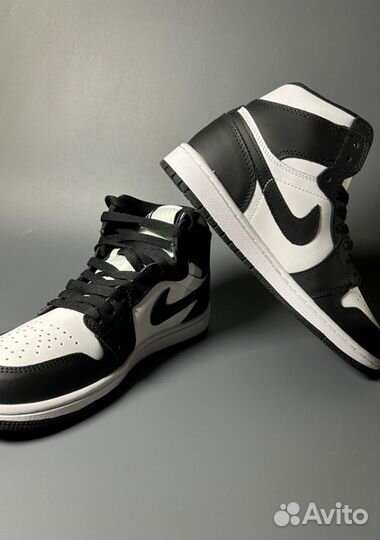 Кроссовки Nike Air Jordan 1 Black White Люкс