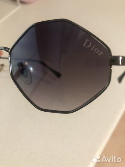 Солнцезащитные очки