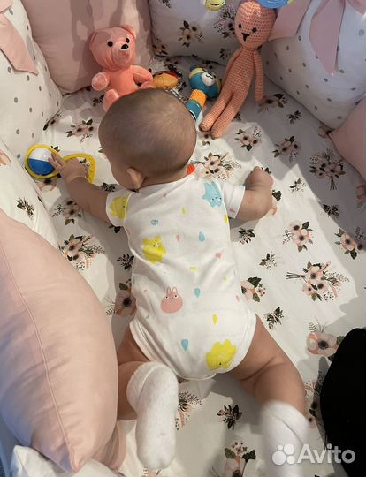 Бортики в детскую кроватку для девочки