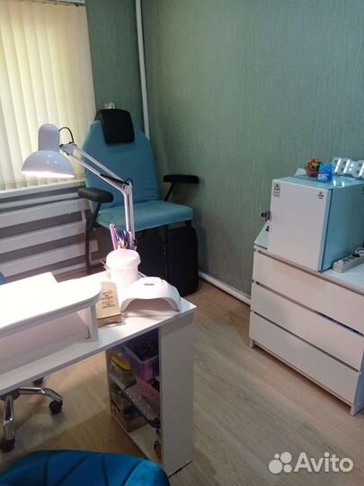 Маникюр и педикюр