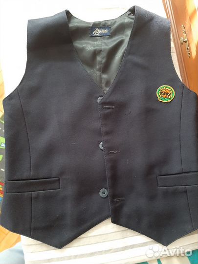Жилетка для мальчика школьная 128