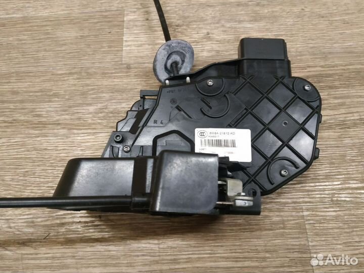 Замок двери передней правой LR Freelander 2