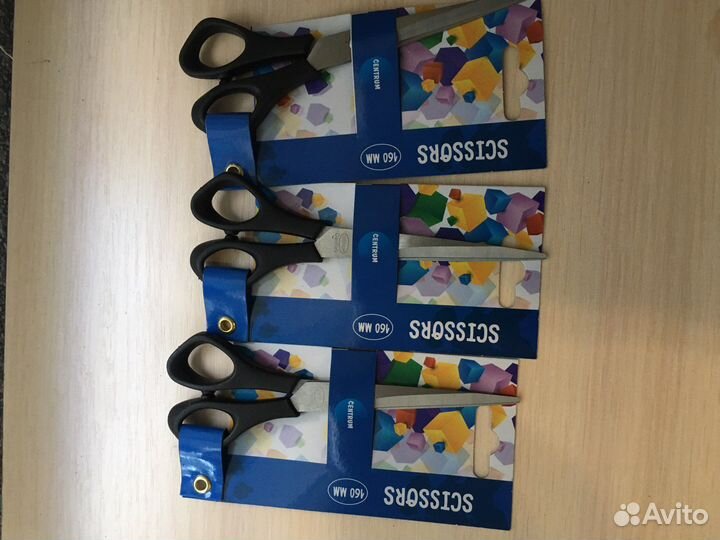 Ручки, ножницы, фломастеры, карандаши