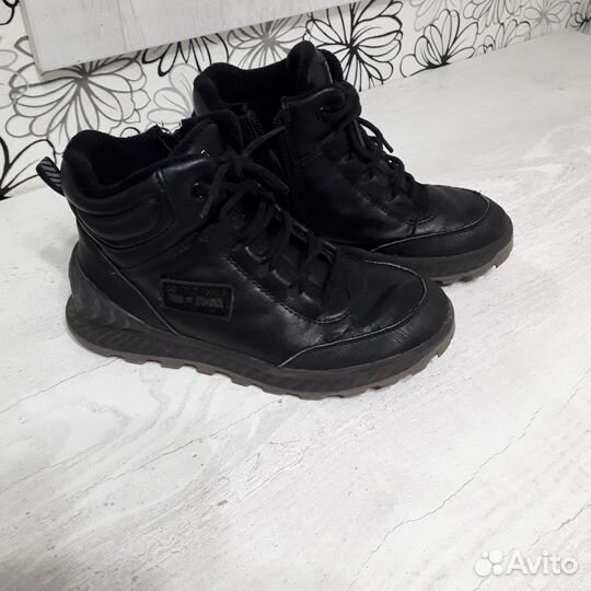 Продам ботинки р. 34