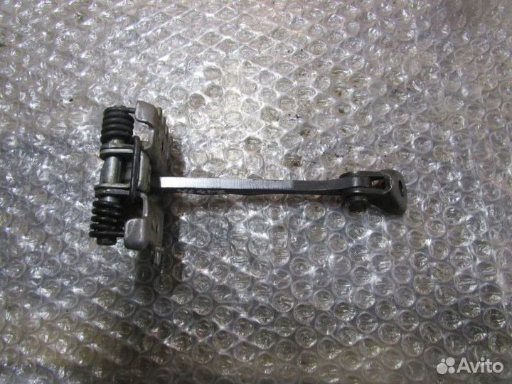 Ограничитель двери передней правой Renault Megane