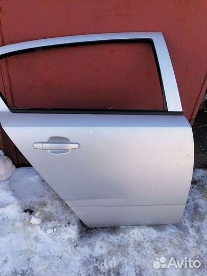 Дверь правая задняя opel astra h