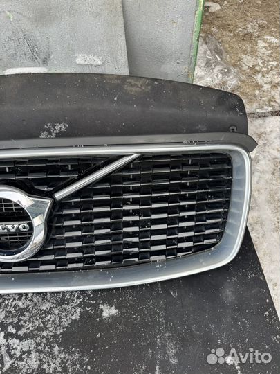Решетка радиатора Volvo XC90 R design