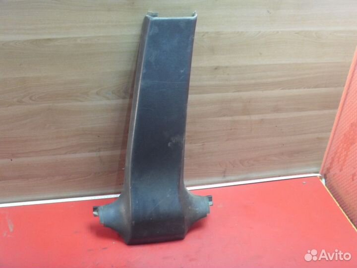 Обшивка стойки средней 457099 Volvo 460 1988-1996