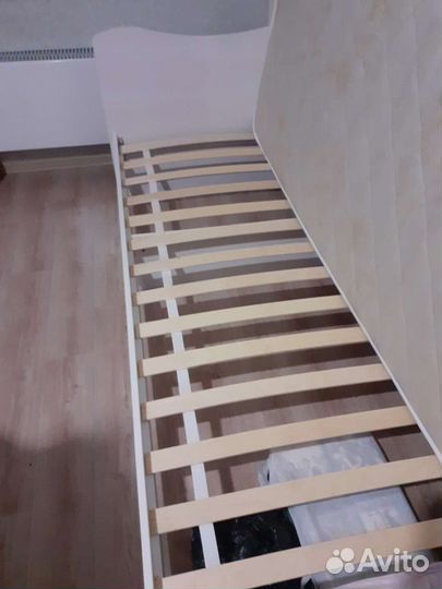 Детская кроватка с матрасом из серии