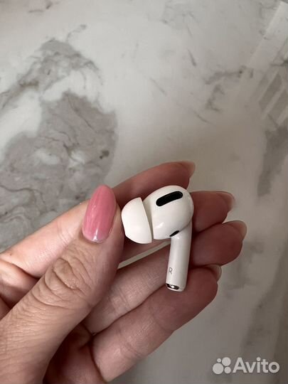 Левый или правый наушник Airpods Pro