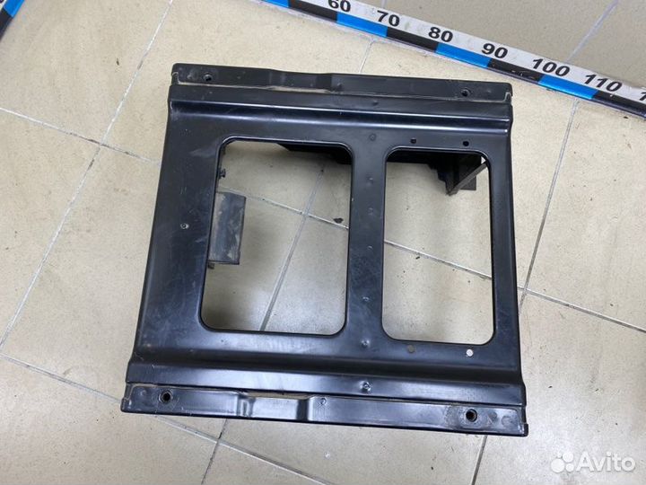 Кронштейн сиденья Mercedes-Benz Viano 639.813 M