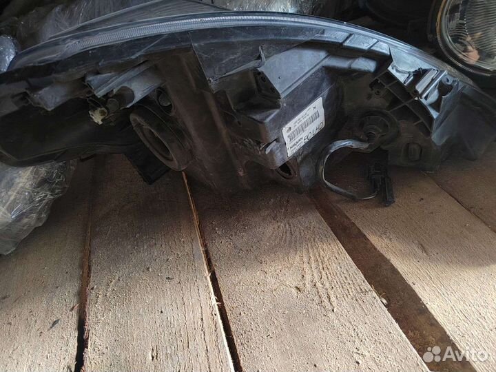 Фара левая Nissan Tiida C11