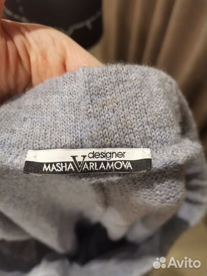 Костюм шерстяной подойдёт на 42-44 размер