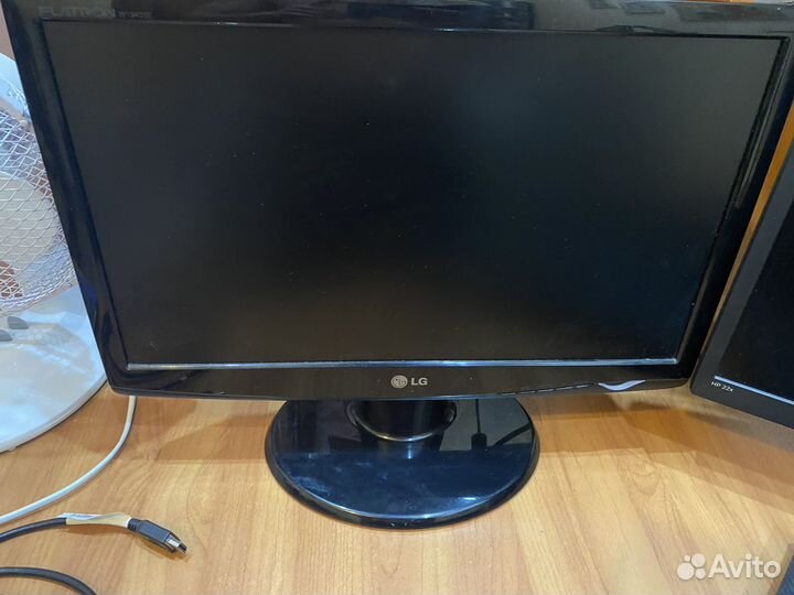 Монитор LG 19