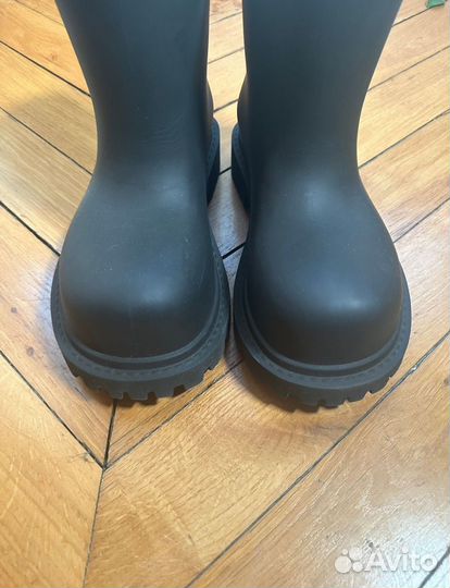 Balenciaga steroid boots