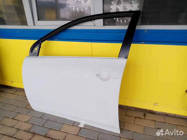 Дверь передняя левая Toyota Corolla