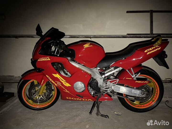 Xonda cbr f4