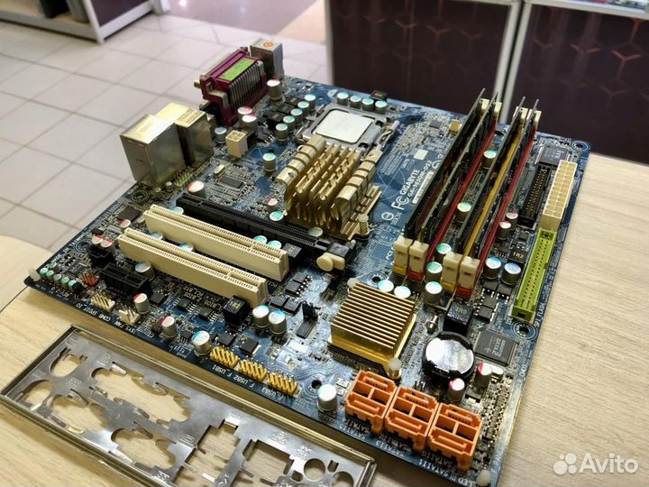 Материнская плата gigabyte GA-965QM-DS2 + Q6600 +