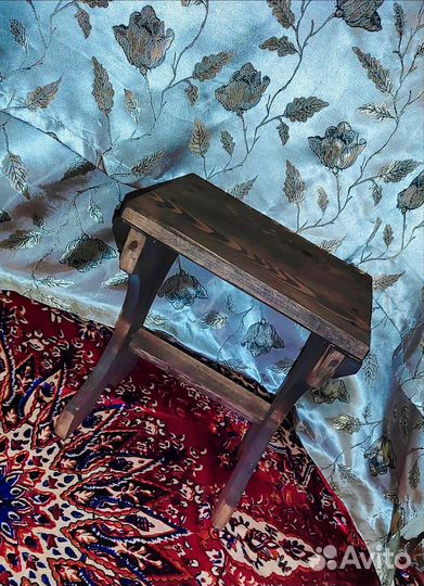 Маленькая табуретка