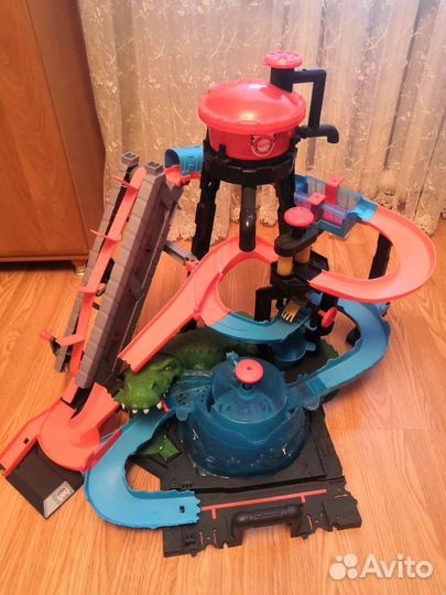 Hot wheels трек невробразимая автомойка