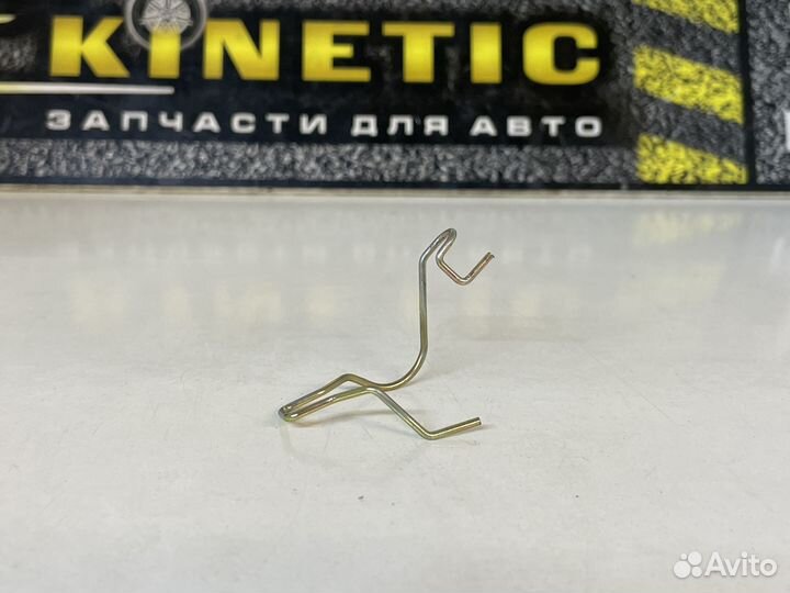 Фиксатор лампы фары Скоба Sandero 1 Сандеро