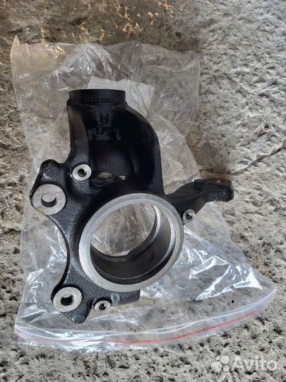 Polo rapid fabia кулак поворотный левый