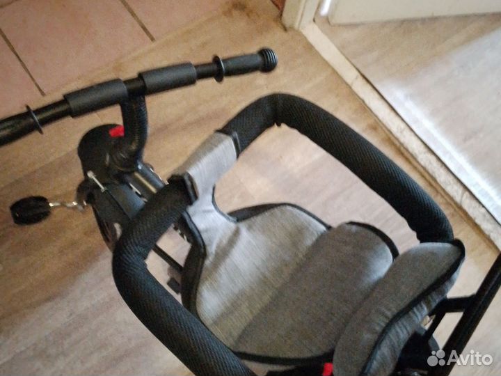 Велосипед детский с ручкой