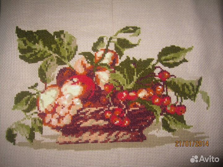 Две вышитые картины