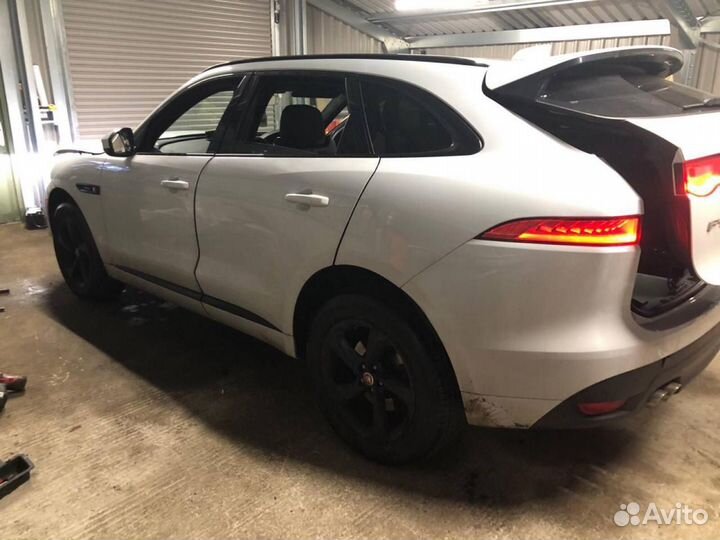 Jaguar F pace 2019