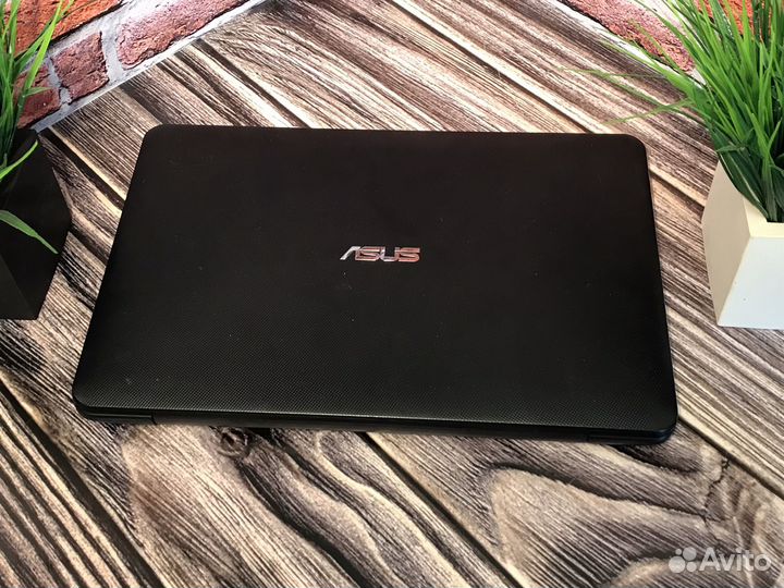 Игровой ноутбук Asus i3/GeForce 920M/500gb