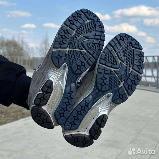 Кроссовки New Balance 2002RA. Размеры 41,42,43,44