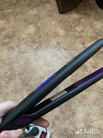 Выпрямитель для волос новый