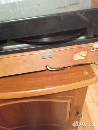 Виниловый проигрыватель Элегия 102