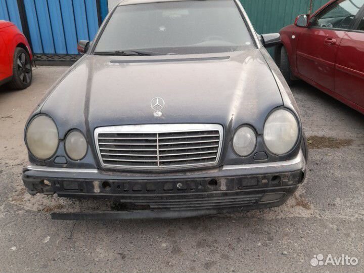 Капот мерседес 210