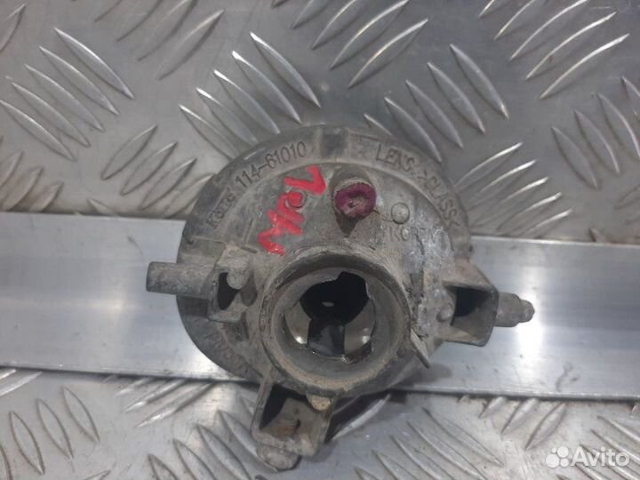 Фара противотуманная левая Mazda Mpv LW AJ 2004