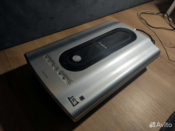Сканер Canon 8600F