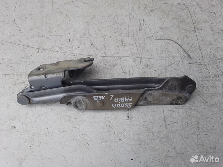 Петля крышки багажника левая Шкода Фабия