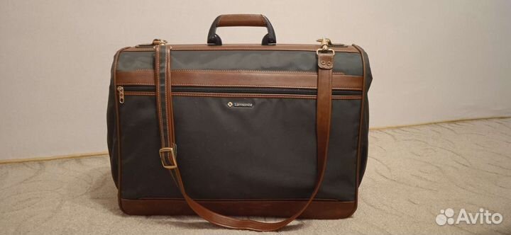 Чемодан порплед Samsonite