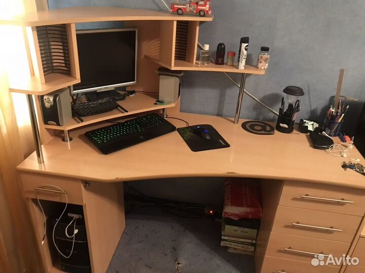 Компьютерный стол
