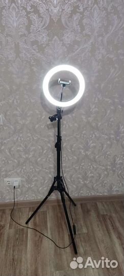 Кольцевая лампа,26 см. со штативом