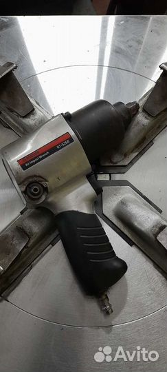 Пневмогайковерт